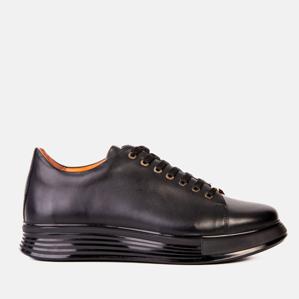 The Peklin Black Leather Sneaker