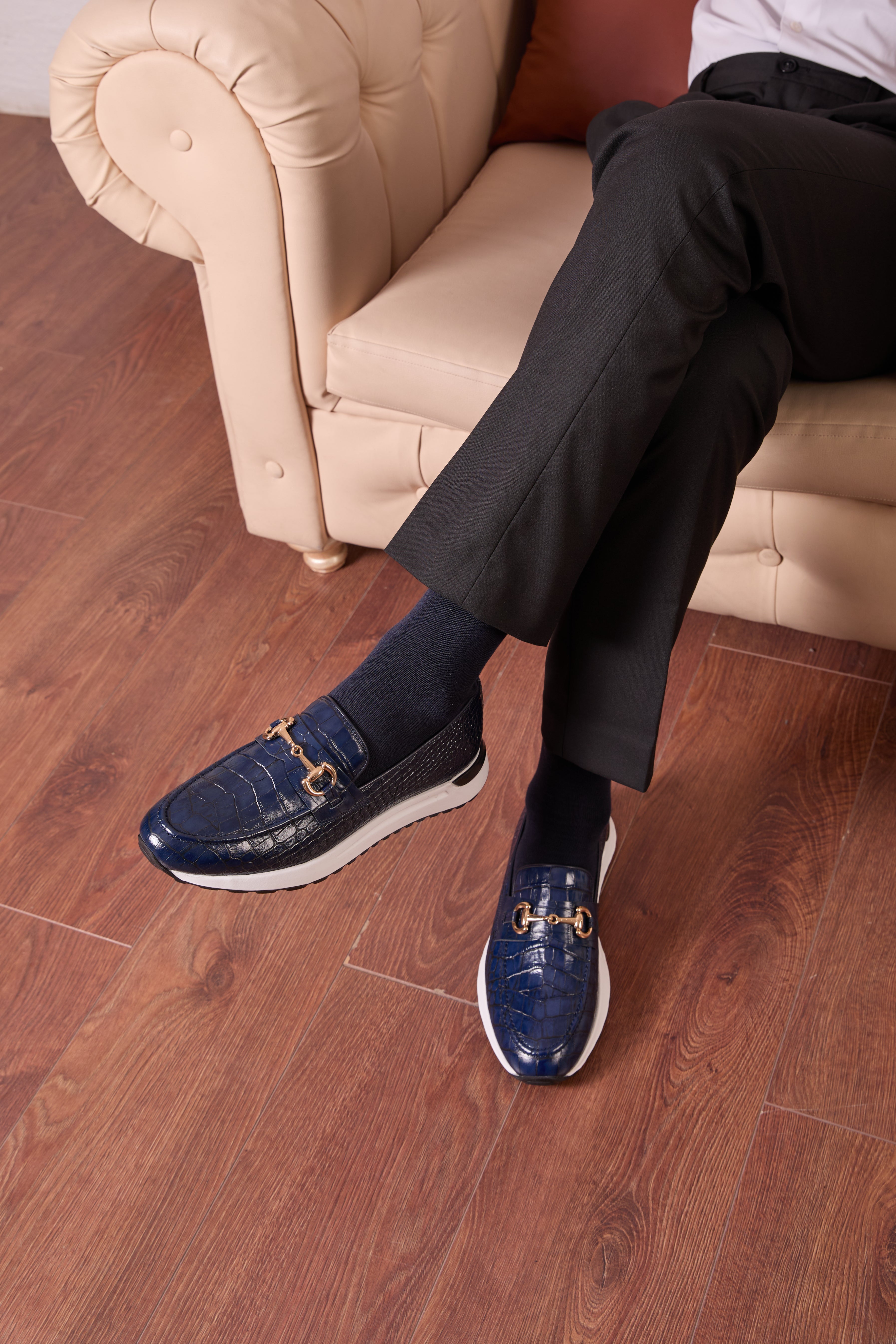 The Padova Navy Blue Leather Sneaker