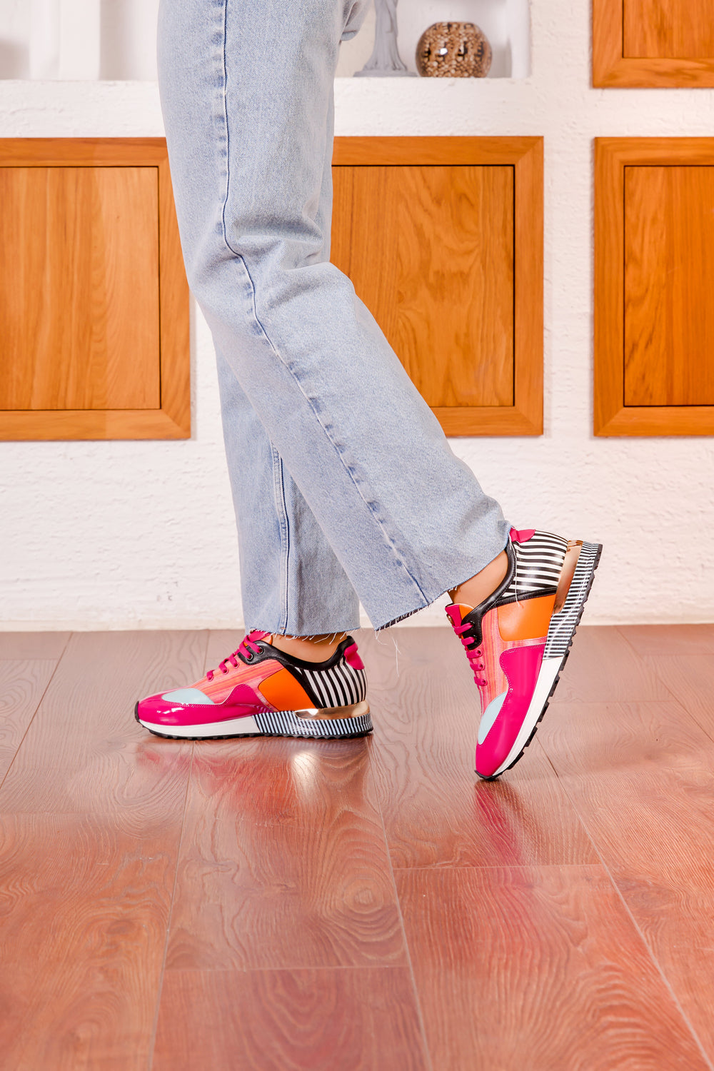Santa Amaro Multi Color Fuchsia Sneaker