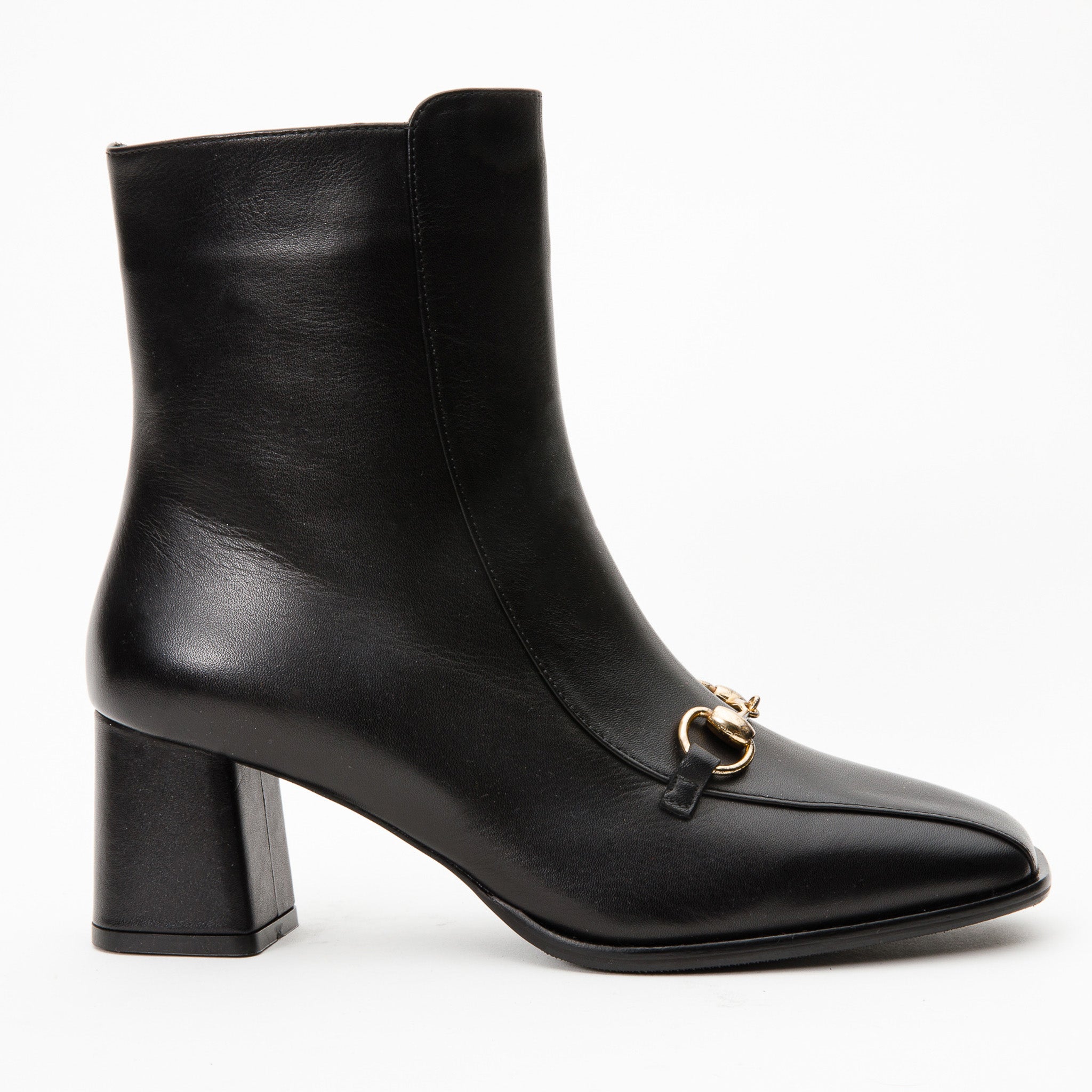 The Bukres Black Leather Block Heel Boot