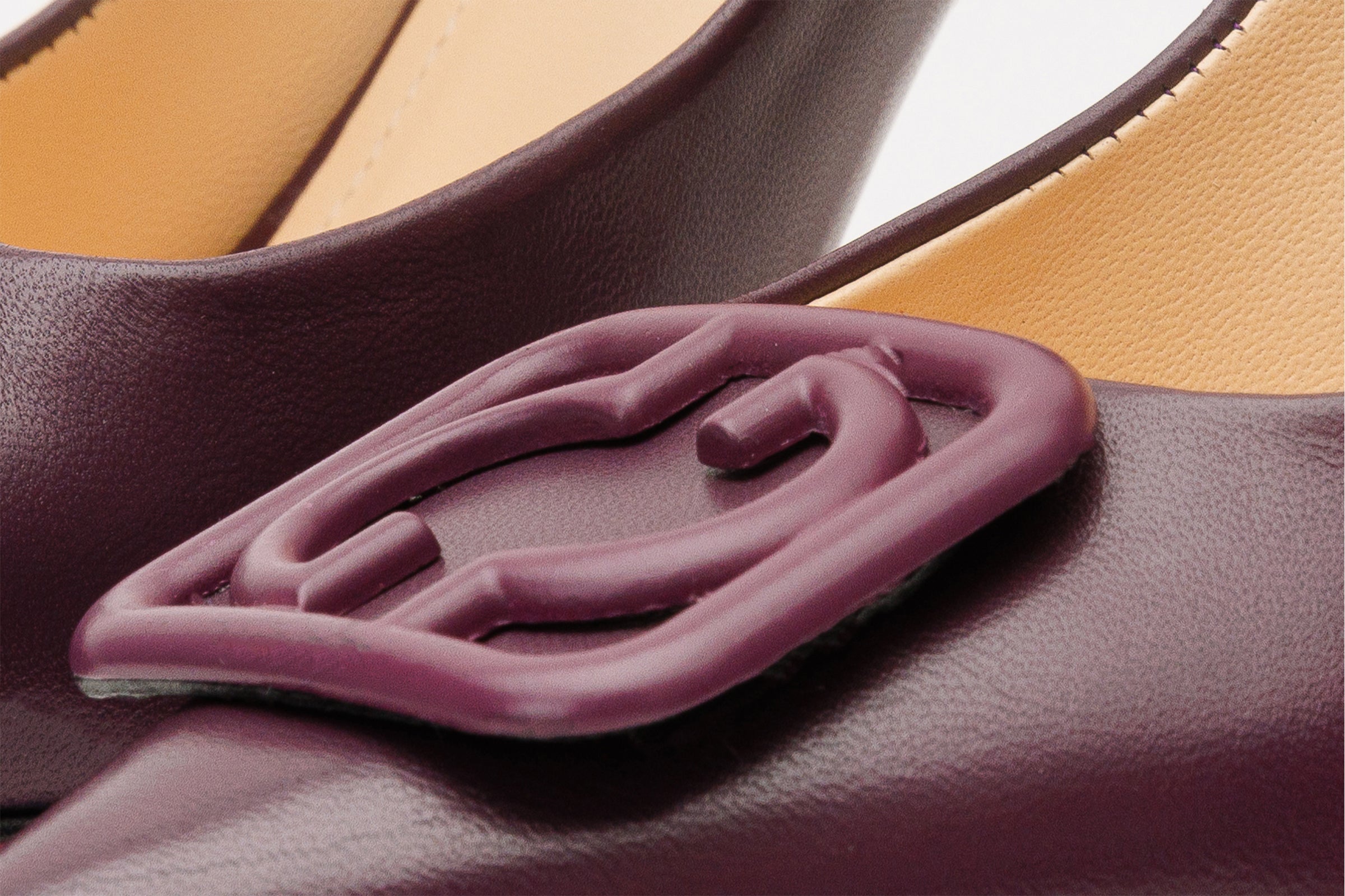 The Maneadero Dark Purple Leather Pump Fuchsia Sole Shoe