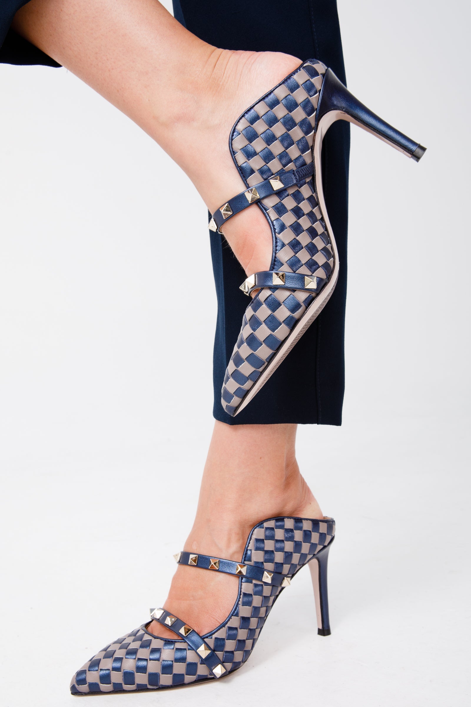 The Dosso Navy Blue Handwoven Pointy Toe Leather Sandal