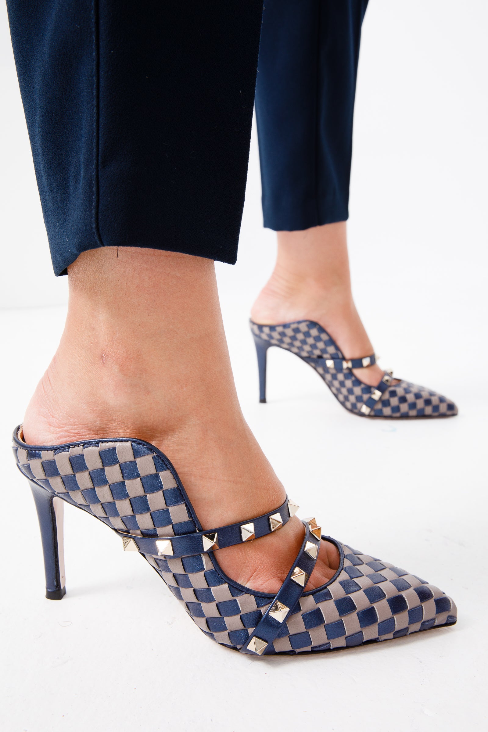 The Dosso Navy Blue Handwoven Pointy Toe Leather Sandal