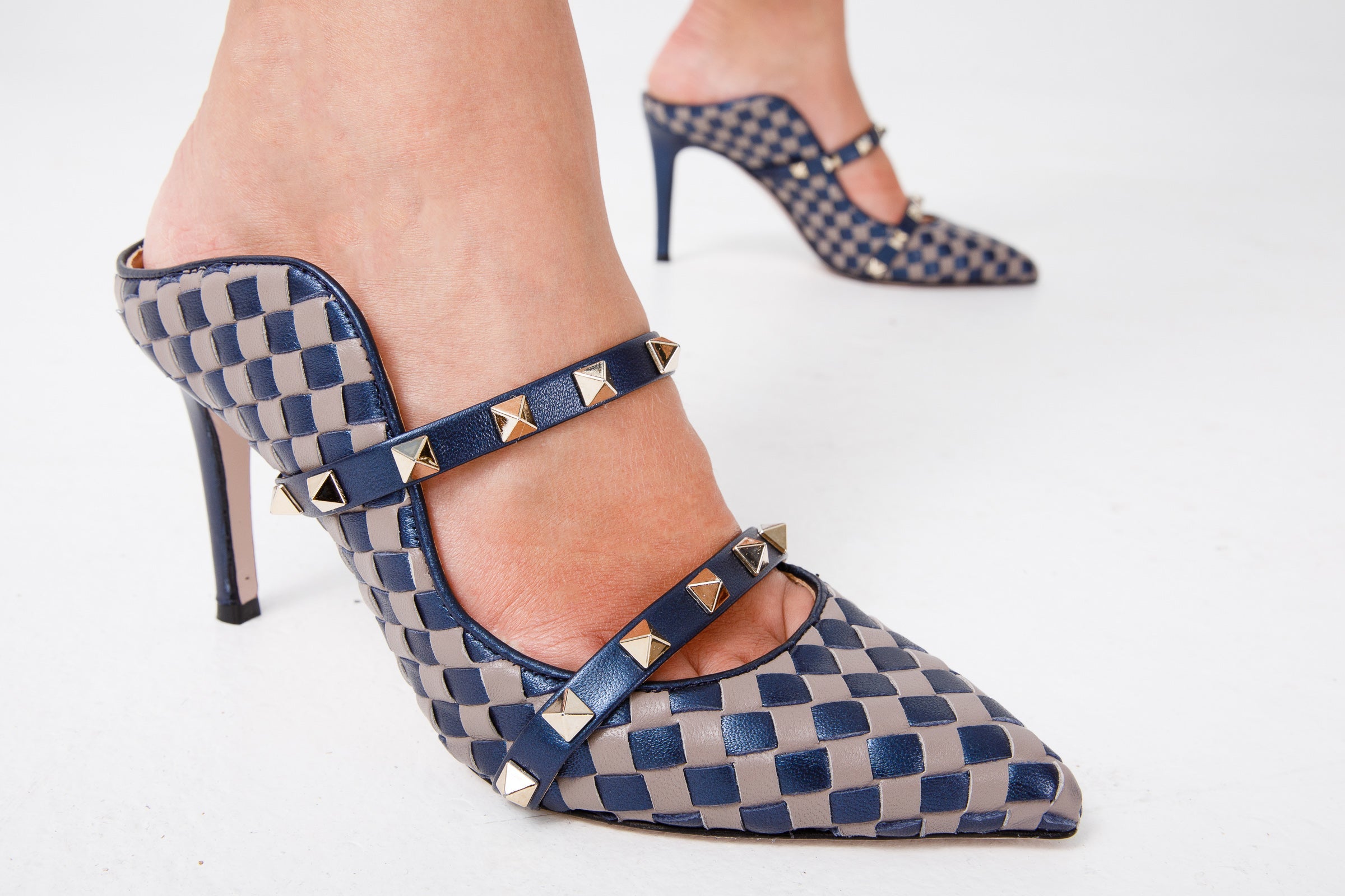 The Dosso Navy Blue Handwoven Pointy Toe Leather Sandal
